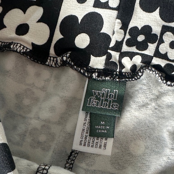 NWT Black and White 80s Floral Patterned Pants - Picture 3 of 8